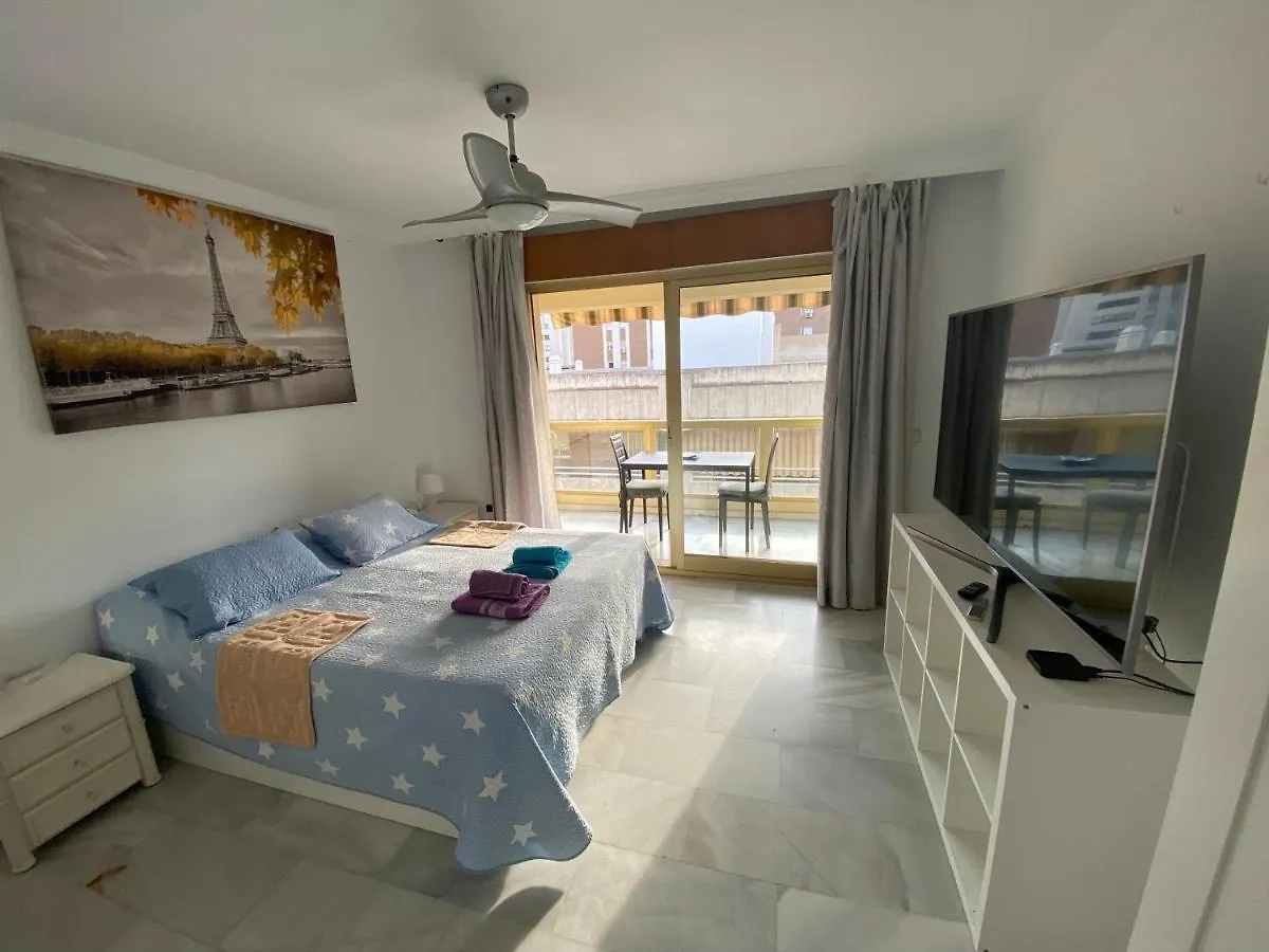 Málaga Centro habitaciones privada en apartamento compartidos Alloggio in famiglia